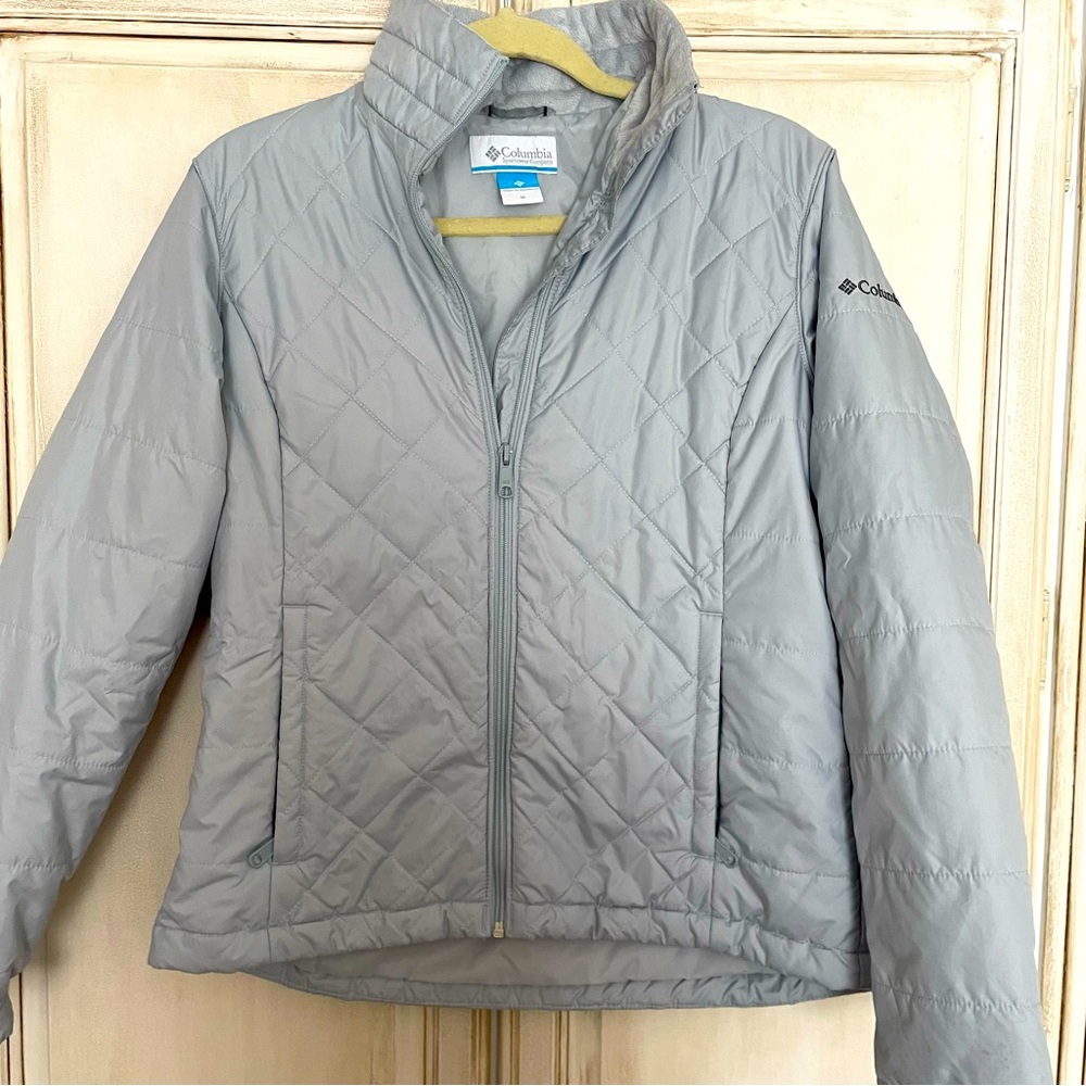 Women’s Columbia jacket size medium